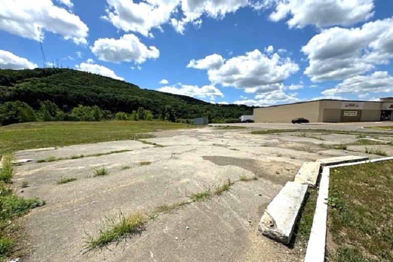 G5347 Tops Plaza 360 Pulteney Street West - Outparcel Corning NY
