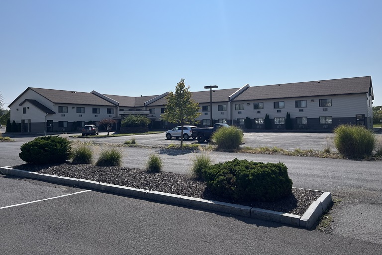 G5412 EconoLodge 2303 Triphammer Road North Ithaca NY