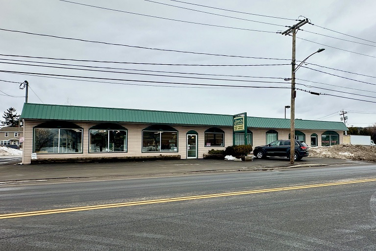 Y17854 John's Floor Coverings 218 Caroline Street South Herkimer NY