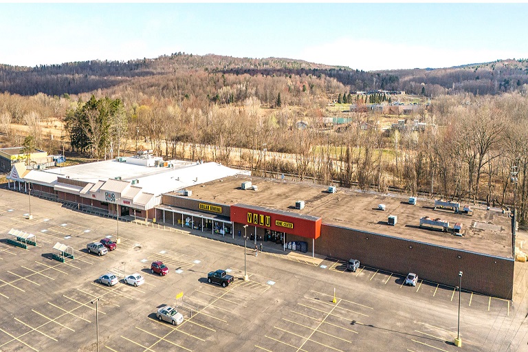 G3513 Tops Plaza 1135 Route 17C Owego NY