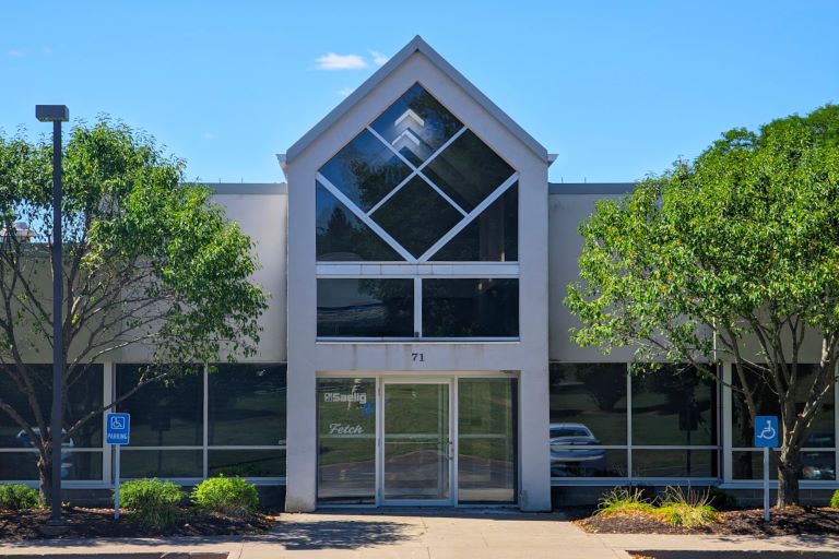 R1888  71 Perinton Pkwy Fairport NY