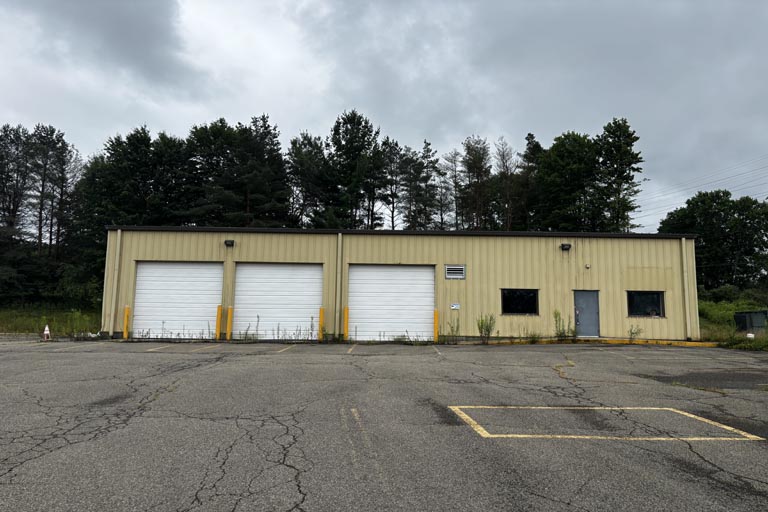 B11535  2504 South Dow Street Jamestown NY