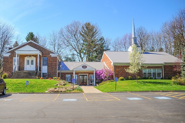 G5325 Christ The King Lutheran Church 499 Plaza Drive Vestal NY