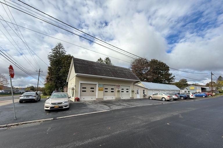 Y17940 Morris Garage 40 Oneida Street Oneonta NY