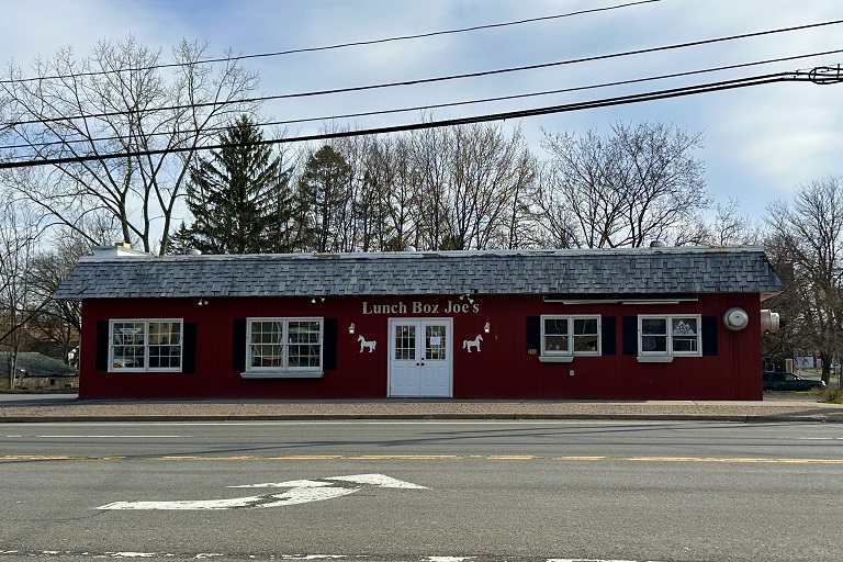 Y17884 Lunch Box Joe's 200 Oriskany Blvd Whitesboro NY