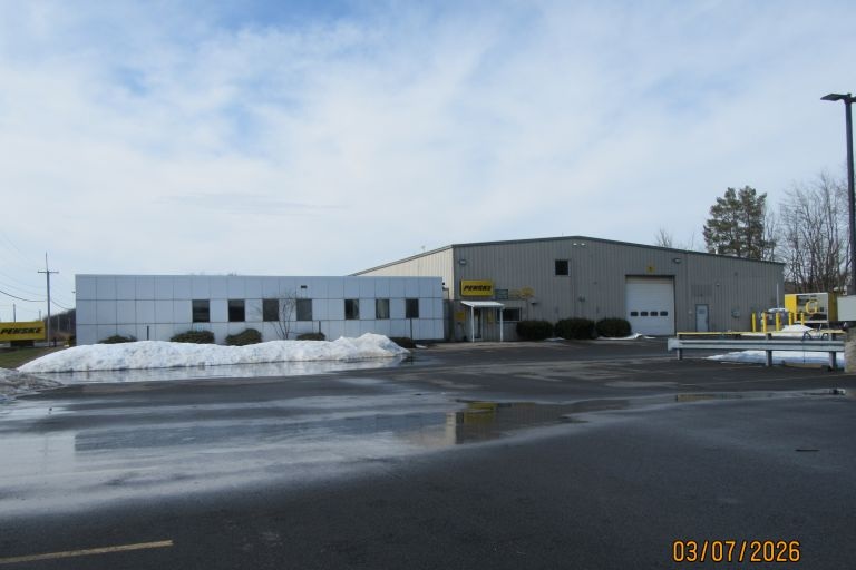 Y2674 Penske Truck Leasing
Dec 402 Central Avenue North Minoa NY
