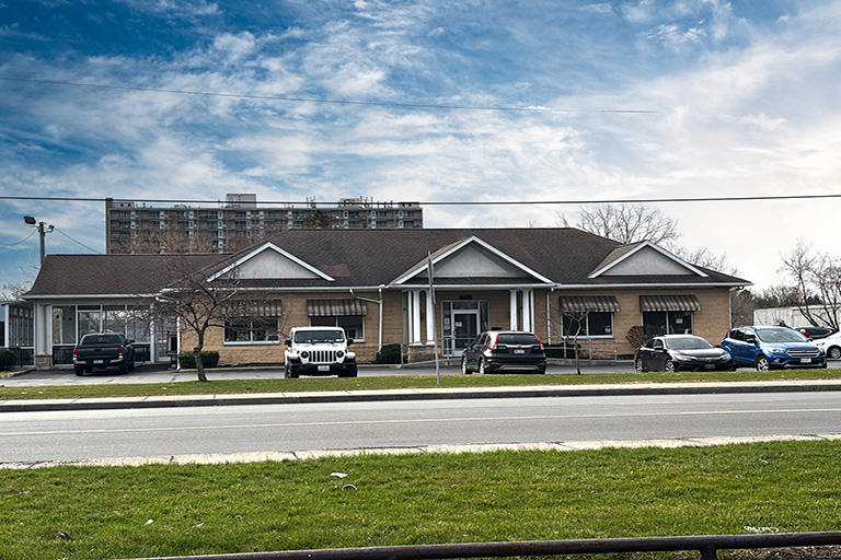 R8066 Uncle Danny's Restaurant 555 East Ridge Road Rochester NY