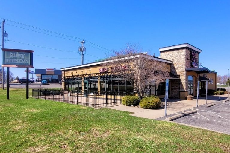 Y17979 Ruby Tuesday - Former 146 East 13th Street Oswego NY