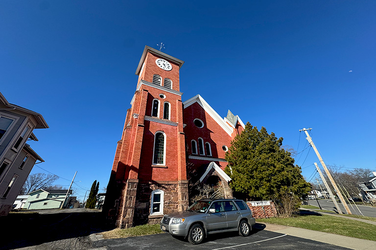 R8080  2 White St Holley NY