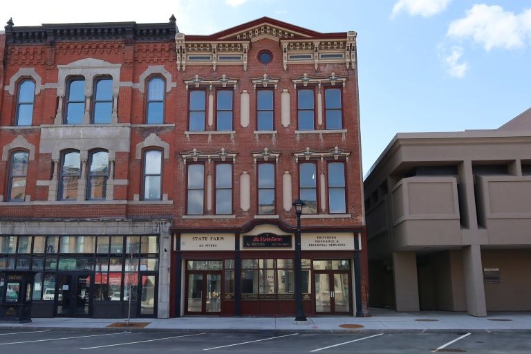 Y17964  38 Main Street Cortland NY