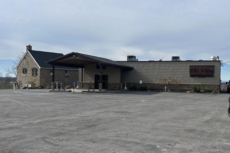 B10004 Schimschack's Restaurant 2943 Upper Mountain Road Sanborn NY