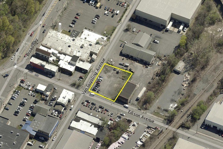 L3817  354 Edison Ave/ 100 Van Guysling Ave Schenectady NY