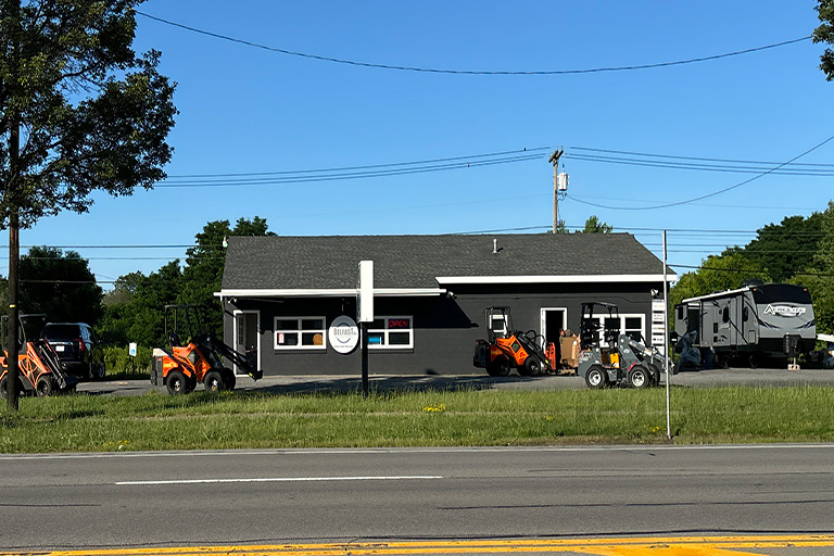 R5562  1233 State Route 332 Farmington NY