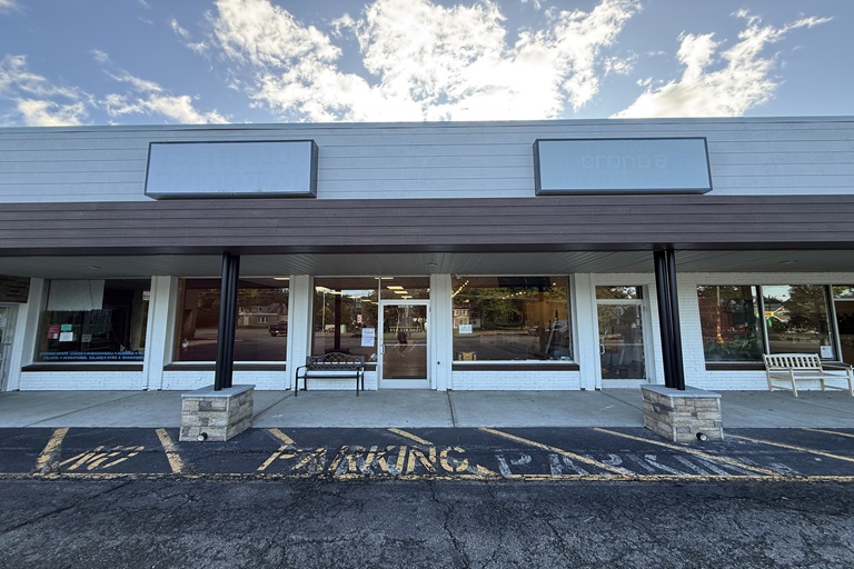 L3834  235 N Greenbush Road Troy NY