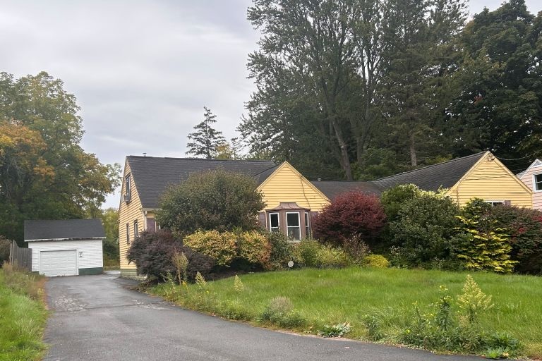 Y18039 The Kid's Dentist 7282 Oswego Road Liverpool NY