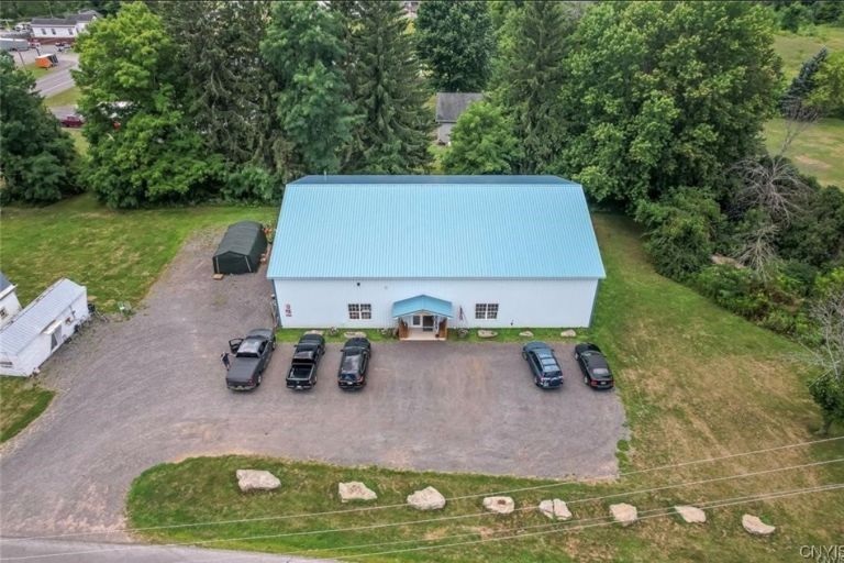 Y18041  4867 Fox Road Oneida NY