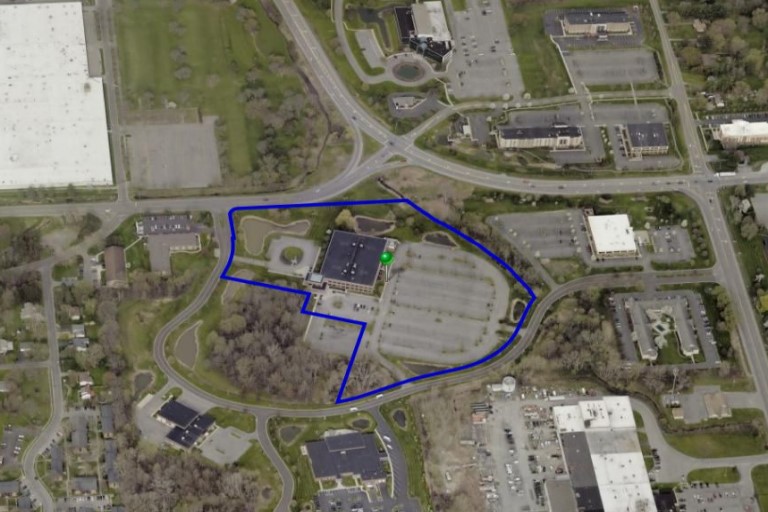 Y16989 100% Leased - SUNY Upstate 111 Sanders Creek Parkway East Syracuse NY